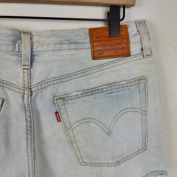 Levi's 501 Shorts Womens 30 Light Bleach Authentic Wash Denim Cut Offs Boho - Picture 4 of 9